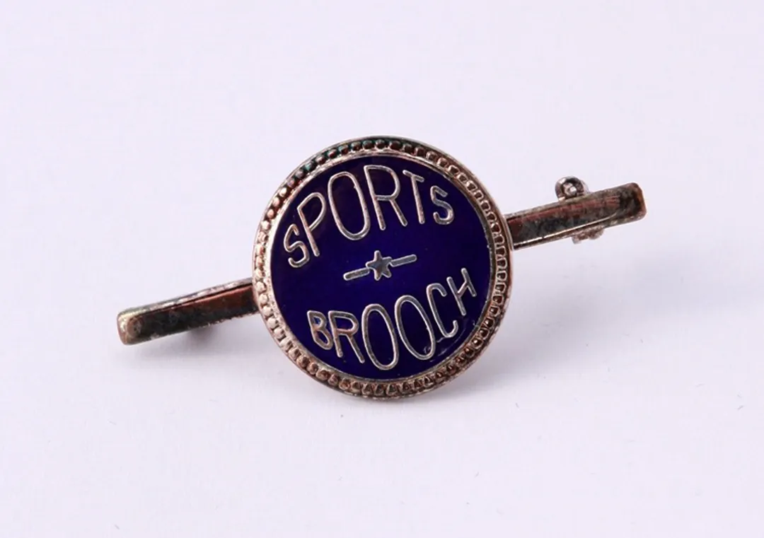 sports-brooch-2-752x530